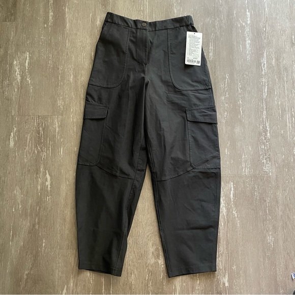 lululemon athletica Pants - Waist 28” NWT Lululemon Light Utilitech Cargo Pocket HR Pant in Graphite Grey